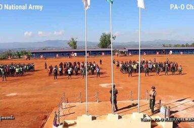 နေရပ်ပြန်စစ်ရှောင်များအား ပအိုဝ်းပြည်သူစစ်မှ စစ်သင်တန်းပေး