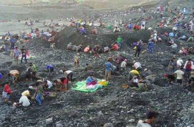 ဖားကန့်မြေစာပုံပြိုကျ၊ လူ ၃၀ ခန့် ပျောက်နေ