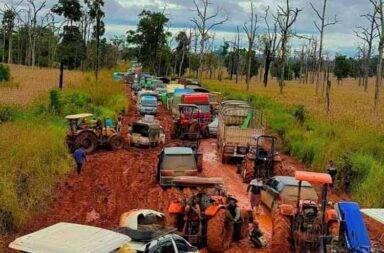 ရှမ်းမြောက်ကားများ ရပ်စောက်တွင် ပိတ်ဆို့