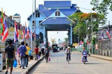 တာချီလိတ်တွင် တဖက်ကမ်းကူးသူများအား လဝက ငွေကောက်