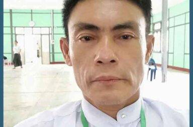ဖမ်းဆီးလာစဉ် ထွက်ပြေးသော ကျေးရွာ အုပ်ချုပ်ရေးမှူးကို ပစ်သတ်   သတင်းနှင့် မီဒီယာ ကွန်ရက်။ ၂၀၂၅ ခုနှစ်၊ ဇူလိုင်လ ၈ ရက်။   မြိတ်ခရိုင်၊ ကျွန်းစုမြို့နယ် အတွင်းမှ ကျေးရွာအုပ်ချုပ်ရေးမှူးကို  စစ်ဆေးရန် ခေါ်လာစဥ် ထွက်ပြေး၍ ပစ်ခတ်ဖမ်းဆီးရာ ကျည်ထိမှန်သေဆုံးသွားသည်ဟု မြိတ်ခရိုင် တပ်ရင်း ၂ တာဝန်ရှိသူတစ်ဦးက ပြောသည်။   ပြည်သူ့ကာကွယ်ရေး တပ်ဖွဲ့ဝင်များက မဲတောကျေးရွာ အုပ်ချုပ်ရေးမှူး ဦးအောင်မြင့်ကို ဇူလိုင်လ ၅ ရက်နေ့ ည ၁၀ နာရီခွဲ အချိန်ခန့်က ဖမ်းဆီးခေါ်ဆောင်သွားခြင်း ဖြစ်သည်။   မြိတ်ခရိုင် တပ်ရင်း - ၂ တာဝန်ရှိသူက “အတန်တန် သတိပေးပြီးသားပါ။ မူးယစ်ဆေးရောင်းတယ်၊ သုံးလည်း သုံး တယ်။ စစ်မှုထမ်းအတွက်လည်း ပိုက်ဆံကောက်တာတွေ လုပ်တယ်။ ဒါတွေ မလုပ်ဖို့ သတိပေးပြီးသား အဲ့ဒါလည်း ဆက်လုပ်နေလို့ ဖမ်းတာပါ။ သူ့ကို သူ့အိမ်မှာပဲ ဖမ်းမိတာပါ” ဟု ပြောသည်။   ဦးအောင်မြင့်အား ပြည်သူ့ကာကွယ်ရေး တပ်ဖွဲ့များက အတန်တန် သတိပေးနေခဲ့ပြီး မူးယစ်ဆေးဝါး ရောင်း ဝယ်ခြင်း၊ ကိုယ်တိုင် သုံးစွဲခြင်းများနှင့် စစ်မှုထမ်း တပ်သားသစ်များ ခေါ်ယူနေခြင်းတို့အတွက် ငွေကြးကောက် ခံနေခြင်းများကြောင့် စစ်ဆေးရန်အတွက် နေအိမ်တွင် သွားရောက်ဖမ်းဆီးခဲ့သည်ဟု ဒေါင်းနက်အဖွဲ့ဝင် တစ်ဦး က ဆိုသည်။   ဖမ်းဆီးခေါ်ဆောင်လာစဉ် ချောင်းကြီးဝကျေးရွာ အနီးသို့ အရောက်၊ ကျေးရွာအရှေ့တွင် ရှိနေသည့် စစ်သင်္ဘော တစ်စီးမှ  ပူးပေါင်းတပ်ဖွဲ့ဝင်များ ရှိရာ ဘက်သို့ ပွိုင့်ဖိုက်ဖြင့် ပစ်ခတ်ခဲ့သည်ဟု ဆိုသည်။   အဆိုပါ စစ်ကောင်စီ သင်္ဘောမှ ပစ်ခတ်မှုကြောင့် ပြည်သူ့ကာကွယ်ရေး ပူးပေါင်း တပ်ဖွဲ့ဝင်များက နေရာယူ လှုပ်ရှားနေစဉ် ဖမ်းဆီးလာသူ ဦးအောင်မြင့်က အခွင့်ကောင်းယူပြီး  ထွက်ပြေးရန် ကြိုးစားခဲ့သည်ဟု ဆိုသည်။   ထို့ကြောင့် ဦးအောင်မြင့်အား မလွဲမရှောင်သာ ပစ်ခတ် ဖမ်းဆီးရခြင်းဖြစ်ကြောင်း မြိတ်ခရိုင် တပ်ရင်း ၂ မှ သတင်း ထုတ်ပြန်ထားသည်။   ဦးအောင်မြင့်အား ခေါ်ဆောင်လာရာ လမ်းတစ်လျှောက်တွင်လည်း စိတ်ပုံမှန်မဟုတ်ဘဲ ဆေးကြောင်နေသည့် လက္ခဏာကိုလည်း တွေ့ရှိရသည်ဟု ဆိုသည်။   ကျေးရွာ အုပ်ချုပ်ရေးမှူးအား ဖမ်းဆီးခဲ့မှုကို မြိတ်ခရိုင် အမှတ် ၂ တပ်ရင်း၊ တနင်္သာရီမြို့နယ် ပကဖ - ဇုန် ၆ နှင့် ဒေါင်းနက် အဖွဲ့တို့ ပူးပေါင်းလုပ်ခဲ့ခြင်း ဖြစ်ပြီး ပြည်သူ့ ကာကွယ်ရေးတပ်ဖွဲ့ဝင်များ အထိအခိုက် မရှိ ပြန်လည် ဆုတ်ခွာနိုင်ခဲ့ကြောင်း မြိတ်ခရိုင် တပ်ရင်း - ၂ တာဝန်ရှိသူက ပြောသည်။