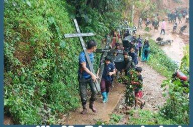 သံတောင်ကြီး မြေပြိုမှုကြောင့် ကလေး ၂ ဦးအပါအဝင် လူ ၈ ဦး သေဆုံး   သတင်းနှင့် မီဒီယာ ကွန်ရက်။ ၂၀၂၅ ခုနှစ်၊ ဩဂုတ်လ ၆ ရက်။   ကရင်ပြည်၊ တောင်ငူခရိုင်၊ သံတောင်ကြီးမြို့နယ်အတွင်း မြေပြိုမှုကြောင့် ကလေး ၂ ဦး အပါအဝင် ဒေသခံ ၈ ဦး သေဆုံးခဲ့သည်ဟု ဒေသခံများက ပြောသည်။   သံတောင်ကြီးမြို့နယ် အတွင်း နေ့စဉ်ရက်ဆက် မိုးသည်းထန်စွာ ရွာသွန်းပြီးနောက် မြေပြိုမှုများ ဖြစ်ခဲ့သော ကြောင့် ကလေး ၂ ဦး နှင့် အမျိုးသမီး တစ်ဦး အပါအဝင် ဒေသခံ ၈ ဦး သေဆုံးခဲ့ခြင်း ဖြစ်သည်။   ဒေသခံအမျိုးသားတစ်ဦးက “ဩဂုတ်လ ၄ရက်နေ့နဲ့ ၅ ရက်နေ့မှာဖြစ်တဲ့ ဥယျာဉ်ခြံမြေပြိုမှုမှာတော့ ဥယျာဉ် ခြံထဲမှာနေတဲ့ လူပုဂ္ဂိုလ် ၄ ဦး အသက်ဆုံး သွားတယ်။ နောက်ပြီးတော့ သံတောင်ကြီးမြို့မှာရှိတဲ့ မြေက ထပ်ပြီးပြိုတော့ တော်တော်များများ ထိခိုက်ပျက်စီးတာကို တွေ့ရတယ်ပေါ့နော်။ အဲ့မှာ မိသားစု ၄ ယောက် အသက်ပေးရတာ တွေ့ရတယ်။ ယောက်ကျားလေး အများစုက ဥယျာဉ်ခြံမှာ ညသွားအိပ်စောင့်တော့ ပါသွား တယ်။ မိသားစု ၄ ဦးကတော့ ညတုန်းက အိမ်မှာနေရင်းနဲ့ သစ်ပင်ပိ မြေပြိုမှုထဲပါသွားတယ်” ဟု ပြောသည်။   မြေပြိုမှုကြောင့် လူနေအိမ်အများအပြားလည်း ပျက်စီးကုန်သည်ဟု ဆိုသည်။ အလားတူ သံတောင်ကြီးနှင့် ဆက်ထားသောလမ်းများ၊ တံတားများအပြင် ဥယျာဉ်ခြံမြေ အများအပြားလည်း မြေပြိုမှုကြောင့် ပျက်စီးသွား ခဲ့သည်ဟု ဆိုသည်။   နေအိမ်မှာ ပြန်လည်ပြုပြင်နိုင်ရေး အတွက်လည်း အကူအညီများ လိုအပ်နေသည်ဟု ဒေသခံများက ပြောသည်။   ဒေသခံတစ်ဦးက “လတ်တလော အကူအညီကတော့ ကျနော်တို့ အခုထိခိုက်နစ်နာတဲ့သူတွေ ပျက်စီးတဲ့ အိမ် မိသားစုတွေ ကူညီတာရှိမယ်။ အားပေးတာရှိမယ်။ ဒါပေမဲ့ ရေရှည်အတွက်ကျတော့ စိုက်ပျိုးမြေတွေ ပြန်ပြီး ပြုပြင် မွမ်းမံဖို့ ရှိတာပေါ့နော်။ ဒါတွေလည်းအကူအညီပေးနိုင်ဖို့အတွက် တင်ပြလိုပါတယ်။ နိုင်ငံတကာကိုရော အကူအညီ တောင်းချင်ပါတယ်။ ကျနော်တို့ဒေသက သူများသိပ်မသိတဲ့နေရာ ဆိုတော့ အခုလက်ရှိ ခံစားနေရတဲ့ အချိန်မှာ ကျနော်တို့ ရေရှည်အကူအညီတွေ လိုအပ်တာပေါ့နော်။ အထူးသဖြင့် စိုက်ပျိုးထုတ်လုပ်တဲ့ဟာ” ဟု ပြောသည်။   သံတောင်ကြီးမြို့နယ်ထဲက ထီးပူခီးကျေးရွာ ပတ်ပတ်လည်တွင်လည်း မြေပြိုမှုများ ဖြစ်ခဲ့သောကြောင့် ရွာလုံး ကျွတ် ဘေးလွတ်ရာ နေရာသို့ ရွှေ့ပြောင်းထားရသည်။     မြေပြိုမှုကြောင့် ဥယျာဉ်ခြံမြေ အများအပြား ပျက်စီးဆုံးရှုံးမှုနှင့် ပတ်သက်၍လည်း အထက်ပါ ဒေသခံက “ရေရှည် ခက်ခဲသွားပါလိမ့်မယ်။ မြေပြိုသွားတဲ့အတွက် ပြန်ပြီးတော့ စိုက်ပျိုးလို့ မရနိုင်တာရှိတယ်။ သစ်ပင်၊ သစ်ကိုင်းတွေ၊ ကျောက်တွေနဲ့ ဖုံးလွမ်းနေတဲ့ အတွက်ကြောင့် ပြန်လည် ရှင်းထုတ်ရမှာ အနည်းဆုံး နှစ်ချီပြီ တော့ နှစ်နှစ်၊ သုံးနှစ်ချီပြီးတော့ လုပ်ရတာလေး။ ဆိုတော့ အနည်းဆုံးတော့ လေးငါးနှစ်အတွင်း ဥယျာဉ်ခြံ လုပ်သားတွေအတွက် အများကြီးအခက်အခဲ ဖြစ်နိုင်ပါတယ်“ ဟု ပြောသည်။   သံတောင်ကြီးဒေသခံများမှာ ဥယျာဉ်ခြံမြေ စိုက်ပျိုးရေး လုပ်ငန်းကို အဓိက လုပ်ကိုင်ကြခြင်း ဖြစ်သည်။ ဥယျာဉ်ခြံမြေတွင် အဓိက အားဖြင့် ဖာလာ၊ တညင်း၊ ကွမ်းသီး၊ ကွမ်းရွက်၊ နနွင်းတို့ကို စိုက်ပျိုးကြသည်ဟု ဒေသခံများက ပြောသည်။   အဆိုပါဒေသတွင် နှစ်စဉ်နှစ်တိုင်း မိုးရာသီကာလအတွင်း မြေပြိုမှုများဖြစ်ပွားခဲ့သော်လည်း ယခုကဲ့သို့ လူသေဆုံးသည် အထိ ပြင်းထန်မှု မရှိခဲ့ဘူးဟု ဒေသခံများက ပြောသည်။   သံတောင်ဒေသခံ အမျိုးသားက “ဒီနှစ်ကတော့ တော်တော် ထူးထူးခြားခြား အရမ်းကြီး ဖြစ်နေတယ်။ ဇူလိုင်လ ကုန်ပိုင်း ကတည်းက မိုးအကြီးအကျယ်ရွာတော အဲ့မှာဥယျာဉ်ခြံနဲ့ အိမ်တစ်ချို့ မြေပြိုတာပါတယ်။ ဥယျာဉ်ခြံ ဧက ထောင်ကဏန်းလောက်ရှိမယ်။ အိမ်က ၁၅ အိမ်ပေါ့နော်။ အဲ့တုန်းကတော့ လူထိခိုက်မှု မရှိပါဘူး။ မြေ ထပ်ပြိုမယ့် အခြေအနေလည်းရှိသေးတယ် တစ်ချို့နေရာတွေမှာပေါ့နော်။ အဲ့မှာနွေရာသီတုန်းက ငလျင် ဒဏ်ရှိထားတယ်လေ” ဟု ပြောသည်။   မြေပြိုမှုကြောင့် ဥယျာဉ်ခြံမြေ အများအပြား ပျက်စီးဆုံးရှုံးကုန်သည့်အပြင် နေအိမ်များလည်း အများကြီး ပျက်စီးကုန်သည်ဟု သံတောင်ကြီး စိန့်ဂျော့ဂျ် လူငယ်အဖွဲ့က တာဝန်ရှိသူ တစ်ဦးက ပြောသည်။   ထို့အပြင် မြေပြိုမှုကြောင့် တောင်ငူ - သံတောင်ကြီးလမ်းကိုလည်း ဩဂုတ်လ ၆ ရက်နေ့၊ နံနက်ပိုင်းတွင် ပိတ်ထားခဲ့ရသည်ဟု ဆိုသည်။   ပိတ်ထားရသည့် တောင်ငူ - သံတောင်ကြီး လမ်းပိုင်းကို အမြန်ဆုံးပြန်အသုံးပြုနိုင်ရေး ဒေသတွင်းရှိ လူငယ်များ၊ ကူညီကယ်ဆယ်ရေး အဖွဲ့များနှင့် မြန်မာနိုင်ငံ လူမှုကယ်ဆယ်ရေး အသင်းတို့ကို ပူးပေါင်းရှင်းလင်းမှုများကို လုပ်နေကြသည်ဟု ဆိုသည်။   ဓါတ်ပုံ - Naw Dee Dee Htoo (Facebook)