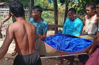 ပုဏ္ဏားကျွန်း လေကြောင်းတိုက်ခိုက်မှုကြောင့် အရပ်သား အနည်းဆုံး ၅ ဦး သေဆုံး သတင်းနှင့် မီဒီယာ ကွန်ရက်။ ၂၀၂၅ ခုနှစ်၊ နိုဝင်ဘာလ ၇ ရက်။ ရခိုင်ပြည်၊ ပုဏ္ဏားကျွန်းမြို့နယ်ရှိ ကျေးရွာ အချို့ကို စစ်ကော်မရှင်တပ်က လေကြောင်း၊ လက်နက်ကြီး၊ ဒရုန်းများ ဖြင့် ပစ်ခတ်တိုက်ခိုက်မှုများ ပြုလုပ်ခဲ့ရာ ကလေးအပါအဝင် အရပ်သား သေဆုံးမှု ၅ ဦးထက်မနည်း ရှိခဲ့သည်ဟု ဒေသခံများက ပြောသည်။ စစ်ကော်မရှင်တပ်၏ နိုဝင်ဘာလ ၇ ရက်နေ့၊ နံနက်ပိုင်းတွင် လေကြောင်း၊ လက်နက်ကြီးနှင့် ဒရုန်းများဖြင့် ပစ်ခတ်တိုက်ခိုက်ခဲ့ရာ အရပ်သား ၅ ဦး၊ သေဆုံးပြီး ၉ ဦး ဒဏ်ရာရရှိခဲ့သည် ဟု ဒေသခံများနှင့် ဒေသတွင်း သတင်းရင်းမြစ်များက ပြောသည်။ အဆိုပါတိုက်ခိုက်မှုများသည် စစ်တွေမြို့နှင့် အစပ် နေရာအနီးတွင် စစ်ကော်မရှင်နှင့် အာရက္ခတပ်တော် (AA) တို့အကြား စစ်ရေးတင်းမာမှု မြင့်တက်နေချိန်တွင် ဖြစ်ပွားခဲ့ခြင်း ဖြစ်သည်။ နိုဝင်ဘာလ ၇ ရက်နေ့၊ နံနက် ၁၁ နာရီ အချိန်ခန့်တွင် စစ်တွေအခြေစိုက် ခမရ ၃၄၄ တပ်ရင်းမှ ပစ်ခတ်သော ၁၂၀ မမ လက်နက်ကြီးများ ကွမ်းတောင်ကျေးရွာသို့ ကျရောက်ပေါက်ကွဲခဲ့ရာ အသက် (၅၅) နှစ်အရွယ် အမျိုးသားတစ်ဦး ဒဏ်ရာရရှိခဲ့သည်။ ထို့နောက် နံနက် ၁၁ နာရီခွဲဝန်းကျင်၌ အောင်ဖြူပြင်ကျေးရွာကို အသေခံဒရုန်းဖြင့် ဗုံးနှစ်လုံးကြဲချ တိုက်ခိုက်မှု ကြောင့် အမျိုးသမီးတစ်ဦး ထိခိုက်ဒဏ်ရာရခဲ့ပြီး၊ တစ်ပြိုင်နက်တည်းမှာပင် ယိုးတရုတ်ကျေးရွာထဲကို ဂျက်ဖိုက်တာ တိုက်လေယာဉ်ဖြင့် ဗုံးနှစ်လုံးကြဲချ တိုက်ခိုက်ခဲ့သည်။ ပုဏ္ဏားကျွန်းဒေသခံများ၏ ပြောပြချက်အရ ယိုးတရုပ်ကျေးရွာတွင် ဗုံးကြဲတိုက်ခိုက်မှုကြောင့် အရပ်သား အမျိုးသားတစ်ဦးနှင့် အမျိုးသမီးလေးဦး အပါအဝင် ၅ ဦး သေဆုံးခဲ့ပြီး ၇ ဦး ဒဏ်ရာရရှိခဲ့သည်။ ထိခိုက်ဒဏ်ရာရရှိသူများမှာ လက်ရှိတွင် အရေးပေါ်ဆေးဝါးကုသမှု ခံယူနေကြရသည်။ ပုဏ္ဏားကျွန်းလူငယ်များ အစည်းအရုံး တာဝန်ရှိသူက “မနက် ၁၁ နာရီကျော် လောက်ကတည်းက လေကြောင်း တိုက်ခိုက်ခံရတာဗျ၊ ကျနော်တို့ ယိုးတရုတ်ရွာ ဗုံးကြဲတိုက်ခိုက်ခံရတာဗျ။ လူကတော့ ၅ ယောက် သေတယ်။ ၇ ယောက် ဒဏ်ရာ ရတယ်။ ဆေးကုသရေးလည်း အကုန်လုံးက ကျပ်တည်းနေတော့ အကူအညီတွေ လိုအပ်နေ ကြတယ်။ လူတွေကတော့ ထွက်ပြေး ကြတာပေါ့ဗျာ။ ရွာကနေ လူတွေအားလုံးက ထွက်ပြေးကြတာပေါ့ဗျာ” ဟု ပြောသည်။ စစ်ကော်မရှင်သည် ရှမ်းပြည် မြောက်ပိုင်း၌ ညီနောင်မဟာမိတ်သုံးဖွဲ့ထဲက ကိုးကန့်တပ်မတော် MNDAA၊ တအာင်းတပ် TNLA တို့နှင့် စစ်ရေး အပစ်အခတ်ရပ်စဲပြီးသည့်နောက် စစ်ဆင်ရေးနယ်မြေ အချို့ကျုံ့သွားခြင်းကို အခွင့်ကောင်းယူကာ ရခိုင်ပြည်ဘက်သို့ စစ်ရေးအရှိန် မြှင့်လာသည်ဟု AA က အောက်တိုဘာလ ၃၁ ရက်နေ့ တွင် သတိပေးထုတ်ပြန်ထားသည်။ အထက်ပါ ပုဏ္ဏားကျွန်းလူငယ်များ အစည်းအရုံး တာဝန်ရှိသူက “အခုလို အရပ်သားတွေကို ပစ်မှတ်ထား တိုက်ခိုက်တာကို ကျနော်တို့က ကန့်ကွက်ရှုတ်ချတယ်။ စစ်ကို စစ်လိုပဲ တိုက်စေချင်တယ်။ ဒီလို ဟိုယောင် ယောင် ဒီယောင်ယောင်နဲ့ အရပ်သား ပြည်သူတွေကို ဒုက္ခပေးတာမျိုးတော့ မလုပ်စေချင်ဘူး” ဟု ဆက် ပြောသည်။ အောက်တိုဘာလ ၃၁ ရက်နေ့ကလည်း ပုဏ္ဏားကျွန်းမြို့နယ်၊ ပန်းနီလာကျေးရွာကို စစ်ကော်မရှင်တပ်က ဗုံးကြဲ တိုက်ခိုက်ခဲ့ရာ ကလေးငယ်အပါအဝင် ၄ ဦး သေဆုံးပြီး ၉ ဦး ဒဏ်ရာရခဲ့သေးသည်။ စစ်ကော်မရှင်တပ်၏ လေကြောင်း၊ ဒရုန်း၊ လက်နက်ကြီး တိုက်ခိုက်မှုများ မကြာခဏ ဖြစ်ပွားနေခြင်းကြောင့် ဒေသခံများကြား စိုးရိမ်ထိတ်လန့်မှုများ မြင့်တက်နေသည်။ ပုဏ္ဏားကျွန်းမြို့နယ်သည် စစ်ကော်မရှင်တပ်၏ စစ်အုပ်ချုပ်ရေး ကြေညာထားသည့် မြို့နယ် ၆၃ မြို့နယ်ထဲတွင် ပါဝင်နေပြီး၊ လက်ရှိတွင် စစ်တွေ - ပုဏ္ဏားကျွန်းနယ် အစပ်တလျှောက်တွင် စစ်ရေးတင်းမာမှုများ ဆက်လက် ဖြစ်ပေါ်နေဆဲ ဖြစ်သည်။ ဓါတ်ပုံ - ပုဏ္ဏားကျွန်းလူငယ်များ အစည်းအရုံး  