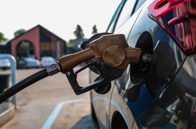 ဟော်မုဇ်ရေလက်ကြား ဆက်ပိတ်ထား၊ ရေနံဈေးနှုန်းများ ထိုးတက်   သတင်းနှင့် မီဒီယာ ကွန်ရက်။ ၂၀၂၆ ခုနှစ်၊ ဧပြီလ ၂၃ ရက်။   အီရန်အစိုးရသည် အရှေ့အလယ်ပိုင်းဒေသ၏ အချက်အချာကျသော ဟော်မုဇ်ရေလက်ကြား (Strait of Hormuz) ကို ဆက်လက်ပိတ်ထားမည်ဖြစ်ကြောင်း ကြေညာလိုက်ပြီးနောက် ကမ္ဘာ့ရေနံဈေးကွက်တွင် ဈေးနှုန်းများ မြင့်တက်သွားခဲ့သည်။   အစ္စရေး၏ အပစ်အခတ်ရပ်စဲရေး သဘောတူညီချက် ချိုးဖောက်မှုများကြောင့် ရေလက်ကြားအား ပြန်လည်ဖွင့်လှစ်ပေးရန် မဖြစ်နိုင်ကြောင်း အီရန်လွှတ်တော်ဥက္ကဋ္ဌက ပြောကြားခဲ့သည်။   အီရန်တော်လှန်ရေးအစောင့်တပ် (IRGC) သည် ရေလက်ကြားမှ တိတ်တဆိတ်ထွက်ခွာရန် ကြိုးပမ်းသည့် MSC Francesca နှင့် Epaminondas ကုန်တင်သင်္ဘောနှစ်စင်းကို ပစ်ခတ်ဖမ်းဆီးကာ အီရန်ကမ်းရိုးတန်းသို့ ခေါ်ဆောင်သွားခဲ့သည်။   ဤလုပ်ရပ်သည် ပြီးခဲ့သည့်ရက်ပိုင်းအတွင်းက အမေရိကန်တပ်ဖွဲ့များက အီရန်အလံတင် Touska သင်္ဘောနှင့် M/T Tifani ရေနံတင်သင်္ဘောတို့ကို စီးနင်းသိမ်းဆည်းခဲ့မှုအပေါ် တုံ့ပြန်ခြင်းဖြစ်သည်။   တစ်ချိန်တည်းမှာပင် လက်ဘနွန်နှင့် ဂါဇာမြောက်ပိုင်း၌ အစ္စရေး၏ တိုက်ခိုက်မှုများကြောင့် သတင်းထောက်တစ်ဦး၊ ကလေးငယ် ၃ ဦးနှင့် ကုလသမဂ္ဂ ငြိမ်းချမ်းရေးထိန်းသိမ်းမှုတပ်ဖွဲ့ဝင်တစ်ဦး အပါအဝင် စုစုပေါင်း လူ ၁၀ ဦးထက်မနည်း သေဆုံးခဲ့သည်။   အမေရိကန် သမ္မတ ဒေါ်နယ်ထရမ့်ကမူ အီရန်ဘက်မှ ခိုင်မာသော ငြိမ်းချမ်းရေးအဆိုပြုချက် ထွက်ပေါ်လာသည့်တိုင်အောင် အပစ်အခတ်ရပ်စဲရေးကို ဆက်လက်တိုးမြှင့်ထားမည်ဟု ဆိုသည်။   #StraitofHormuz #ဟော်မုဇ်ရေလက်ကြား