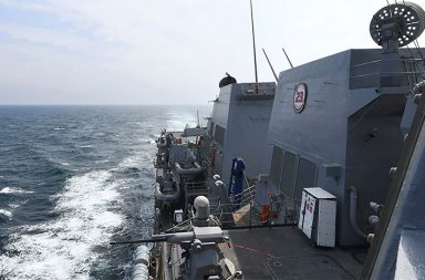 အမေရိကန်က ဟော်မုဇ်ရေလက်ကြားတွင် အီရန်ကို ပိတ်ဆို့   သတင်းနှင့် မီဒီယာ ကွန်ရက်။ ၂၀၂၆ ခုနှစ်၊ ဧပြီလ ၁၆ ရက်   အမေရိကန်ဦးဆောင်သော ရေတပ်အင်အားစုများသည် အီရန်နိုင်ငံ၏ အဓိကဝင်ငွေရရှိရာ ရေနံတင်ပို့မှုကို အပြီးတိုင် ဖြတ်တောက်ရန် ရည်ရွယ်၍ ဟော်မုဇ်ရေလက်ကြားကို စတင်ပိတ်ဆို့လိုက်ပြီ ဖြစ်သည်။   ဤစစ်ရေးလှုပ်ရှားမှုကြောင့် ကမ္ဘာ့လောင်စာဆီ ဈေးကွက်နှင့် ဒေသတွင်း တည်ငြိမ်မှုအပေါ် စိုးရိမ်မှုများ မြင့်တက်နေသည်။   အိမ်ဖြူတော်သည် အီရန်နိုင်ငံအား စီးပွားရေးအရ အကျပ်ကိုင်ရန်အတွက် "ရေတပ်ပိတ်ဆို့မှု" (Naval Blockade) နည်းလမ်းကို အသုံးပြုလာခြင်းဖြစ်သည်။   အမေရိကန် စစ်ဌာနချုပ် ဖြစ်သော CENTCOM ၏ ထုတ်ပြန်ချက်အရ အီရန်ဆိပ်ကမ်းများသို့ အဝင်အထွက်ပြုလုပ်သည့် သင်္ဘောအားလုံးကို ကြားဖြတ်စစ်ဆေးသွားမည် ဖြစ်သော်လည်း အခြားပင်လယ်ကွေ့နိုင်ငံများ၏ သင်္ဘောများကိုမူ လွတ်လပ်စွာ သွားလာခွင့်ပြုမည်ဟု ဆိုသည်။ ကျွမ်းကျင်သူအချို့ကမူ ၎င်းမှာ အီရန်မှလာသော ကုန်စည်များကိုသာ တားဆီးခြင်းဖြစ်၍ "ရေတပ် ကာရန်ဆီးခြင်း" (Naval Quarantine) ဟုလည်း သုံးနှုန်းကြသည်။   တနင်္လာနေ့မှစတင်၍ အီရန်နှင့် ဆက်နွှယ်သည့် ရေနံတင်သင်္ဘော ၈ စီးထက်မနည်းကို ကြားဖြတ်တားဆီးခဲ့ပြီး ဖြစ်သည်။ ၎င်းတို့အနက် တရုတ်ပိုင် သင်္ဘောတစ်စီးလည်း ပါဝင်ခဲ့သည်။   သတင်းဌာနများ၏ ခွဲခြမ်းစိတ်ဖြာချက်အရ အီရန်သည် ရေနံတင်ပို့မှု လုံးဝရပ်တန့်သွားပါက ၎င်း၏ ရေနံသိုလှောင်ကန်များ ကုန်ခမ်း မသွားမီအထိ ရေနံကို ဆက်လက်ထုတ်လုပ်နိုင်မည် ဖြစ်သည်။ သိုလှောင်ကန်များ ကုန်သွားပါက ထုတ်လုပ်မှုကို မဖြစ်မနေ လျှော့ချရမည်ဖြစ်သည်။   သုတေသန အဖွဲ့တစ်ခု ဖြစ်သော FGE NextantECAက အီရန်သည် ၎င်း၏ ရေနံထုတ်လုပ်မှုကို (၂) လမှ (၃) လအထိ ဆက်လက် လုပ်ဆောင်နိုင်မည်ဟု ခန့်မှန်းသည်။   အခြား သုတေသန အဖွဲ့ဖြစ်သော Energy Aspects ကမူ အီရန်၏ သိုလှောင်နိုင်စွမ်းမှာ နည်းပါးသဖြင့် (၁၆) ရက်ခန့်သာ ခံနိုင်ရည်ရှိပြီး မေလအတွင်း ထုတ်လုပ်မှု သိသိသာသာ လျှော့ချရလိမ့်မည်ဟု ဆိုသည်။   ဟော်မုဇ်ရေလက်ကြားသည် တစ်ရက်လျှင် သင်္ဘောအစီးပေါင်း ၁၄၀ နီးပါး ဖြတ်သန်းနေသည့် နေရာဖြစ်ရာ သင်္ဘောအားလုံးကို စစ်ဆေးရန်မှာ အမေရိကန်ရေတပ်အတွက် ခက်ခဲမည့် လုပ်ငန်းစဉ် ဖြစ်သည်။   ပိတ်ဆို့မှုများသည် စစ်ဘက်ကို ထိခိုက်စေရန် ရည်ရွယ်သော်လည်း အမှန်တကယ်တွင် အရပ်သားများ၏ စားနပ်ရိက္ခာနှင့် စိုက်ပျိုးရေးကဏ္ဍကို ပိုမိုထိခိုက်စေလေ့ရှိသည်။ အီရန်၏ ရေနံဝင်ငွေ ပြတ်တောက်မှုသည် ၎င်းတို့၏ စားနပ်ရိက္ခာ တင်သွင်းမှုကိုပါ ထိခိုက်လာနိုင်ခြေ ရှိသည်။   #ဟော်မုဇ်ရေလက်ကြား # NavalBlockade #American #Iran #အီရန်စစ်ပွဲ #CENTCOM