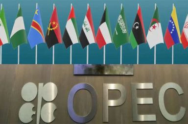 အာရပ်စော်ဘွားများပြည်ထောင်စု (UAE) အိုပက် (OPEC) အဖွဲ့မှ နှုတ်ထွက်မည်   သတင်းနှင့် မီဒီယာ ကွန်ရက်။ ၂၀၂၆ ခုနှစ်၊ ဧပြီလ ၂၉ ရက်။   ရေနံတင်ပို့သည့်နိုင်ငံများအဖွဲ့ (OPEC) တွင် နှစ်ပေါင်း ၆၀ ကြာ အဖွဲ့ဝင်အဖြစ် ရပ်တည်ခဲ့သည့် အာရပ်စော်ဘွားများပြည်ထောင်စု (UAE) သည် အဖွဲ့မှ နှုတ်ထွက်တော့မည်ဖြစ်ကြောင်း ဧပြီလ ၂၈ ရက်နေ့တွင် တရားဝင် ထုတ်ပြန်ခဲ့သည်။   ယင်းဆုံးဖြတ်ချက်သည် ၂၀၂၆ ခုနှစ်၊ မေလ ၁ ရက်နေ့တွင် စတင်သက်ဝင်မည် ဖြစ်သည်။   UAE သည် ၎င်းတို့၏ ရေနံထုတ်လုပ်မှု စွမ်းရည်ကို တိုးမြှင့်လိုသော်လည်း OPEC ၏ ထုတ်လုပ်မှု ကန့်သတ်ချက် (Quotas) မူဝါဒများကြောင့် အဟန့်အတား ဖြစ်နေခြင်းဖြစ်သည်။   ထို့အပြင် UAE သည် ရေနံအပြင် အဆင့်မြင့်နည်းပညာ (AI) နှင့် ခရီးသွားလုပ်ငန်းများသို့ စီးပွားရေးပုံစံ ပြောင်းလဲရန် ကြိုးပမ်းနေသည့်အတွက် ရေနံမှ ရနိုင်သမျှ အကျိုးအမြတ်ကို အပြည့်အဝရယူထားလိုသည့် သဘောထားရှိနေသည်။   OPEC ၏ တတိယအကြီးဆုံး ထုတ်လုပ်သူ UAE နှုတ်ထွက်သွားခြင်းကြောင့် အဖွဲ့၏ ဈေးကွက်ထိန်းချုပ်နိုင်စွမ်း အားနည်းသွားနိုင်သည်။   လက်တလောတွင် UAE က ရေနံတိုးမြှင့်ထုတ်လုပ်လာပါက ရေနံဈေးနှုန်း ကျဆင်းနိုင်သော်လည်း၊ လက်ရှိ အီရန်-အစ္စရေး-အမေရိကန် တင်းမာမှုများကြောင့် ဟော်မုဇ်ရေလက်ကြားတွင် ပိတ်ဆို့မှုများရှိနေပါက ဈေးနှုန်းဆက်လက်မြင့်တက်နေနိုင်သေးသည်။   အိန္ဒိယနှင့် တရုတ်ကဲ့သို့ ရေနံတင်သွင်းသည့် နိုင်ငံများအတွက် ရေရှည်တွင် ဈေးနှုန်းသက်သာလာနိုင်သည့် အခွင့်အလမ်းရှိသော်လည်း၊ တစ်ဖက်တွင်မူ OPEC အဖွဲ့အတွင်း စည်းလုံးမှုပျက်ပြားခြင်းကြောင့် ရေနံဈေးကွက် မတည်မငြိမ်ဖြစ်ပြီး အတက်အကျ အရမ်းမြန်လာနိုင်မည်ဖြစ်ကြောင်း ပညာရှင်များက သုံးသပ်ထားသည်။   #UAE #OPEC