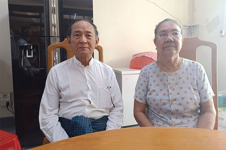 စစ်အသွင်ပြောင်း သမ္မတက နိုင်ငံတော် သမ္မတအား လွတ်ငြိမ်းချမ်းသာခွင့်ပေး   သတင်းနှင့် မီဒီယာ ကွန်ရက်။ ၂၀၂၆ ခုနှစ်၊ ဧပြီလ ၁၇ ရက်။   မြန်မာနှစ်ဆန်း (၁) ရက်၊ ယနေ့တွင် ထုတ်ပြန်သည့် လွတ်ငြိမ်းချမ်းသာခွင့်တွင် အာဏာသိမ်းချိန်ကတည်းက ဖမ်းဆီးထောင်ချခံထားရသည့် နိုင်ငံတော်သမ္မတ ဦးဝင်းမြင့်အား လက်ရှိကျခံနေရသော ပြစ်ဒဏ်အားလုံးမှ လွတ်ငြိမ်းခွင့်ပြုလိုက်ကြောင်း စစ်တပ်ဘက်က တရားဝင် ထုတ်ပြန်လိုက်သည်။   ယနေ့ ထုတ်ပြန်သည့် စစ်အသွင်ပြောင်း အစိုးရ နိုင်ငံတော်သမ္မတရုံး၏ အမိန့်အမှတ် ၄၂ / ၂၀၂၆ အရ တောင်ငူအကျဉ်းထောင်တွင် ပြစ်ဒဏ်ကျခံနေရသော သမ္မတဦးဝင်းမြင့်အား ရာဇဝတ်ကျင့်ထုံးဥပဒေ ပုဒ်မ ၄၀၁၊ ပုဒ်မခွဲ (၁) အရ ကျန်ရှိနေသည့် ပြစ်ဒဏ်များအပေါ် လျှော့ပေါ့၍ လွတ်ငြိမ်းခွင့်ပြုလိုက်ခြင်းဖြစ်သည်။   အဆိုပါ လွတ်ငြိမ်းခွင့်အမိန့်တွင် သမ္မတဦးဝင်းမြင့် အနေဖြင့် နောက်တစ်ကြိမ် ပြစ်မှုထပ်မံကျူးလွန်ပါက ယခုလျှော့ပေါ့ပေးခဲ့သည့် ပြစ်ဒဏ်များကိုပါ ဆက်လက်ကျခံရမည်ဟူသော စည်းကမ်းချက်ပါဝင်ပြီး စစ်ခေါင်းဆောင် ဦးမင်းအောင်လှိုင်က နိုင်ငံတော်သမ္မတအဖြစ် လက်မှတ်ရေးထိုး ထုတ်ပြန်ထားခြင်းဖြစ်သည်။   သမ္မတဦးဝင်းမြင့်သည် ၂၀၂၁ ခုနှစ် ဖေဖော်ဝါရီလ ၁ ရက်၊ အာဏာသိမ်းမှုစတင်ကတည်းက ဖမ်းဆီး ထိန်းသိမ်းခံခဲ့ရသူဖြစ်ပြီး စစ်အုပ်စု၏ မတရားစွပ်စွဲချက်များဖြစ်သော အဂတိမှုများနှင့် ရွေးကောက်ပွဲဆိုင်ရာ ပုဒ်မ ၁၃၀(က) အပါအဝင် အမှုပေါင်းများစွာဖြင့် စုစုပေါင်း ထောင်ဒဏ် (၁၄) နှစ်အထိ ချမှတ်ခံခဲ့ရသူဖြစ်သည်။   သမ္မတဦးဝင်းမြင့် လွတ်မြောက်လာသည့် သတင်းများနှင့်အတူ နိုင်ငံတော်အတိုင်ပင်ခံပုဂ္ဂိုလ် ဒေါ်အောင်ဆန်းစု ကြည်ကိုလည်း နေအိမ်အကျယ်ချုပ်သို့ ပြောင်းရွှေ့ထားရှိမည်ဆိုသည့် သတင်းများ ကျယ်ကျယ် ပြန့်ပြန့် ထွက်ပေါ်နေသည်။   အဆိုပါ သတင်းများကြောင့် အမျိုးသားဒီမိုကရေစီအဖွဲ့ချုပ် (NLD) ပါတီမှ ဗဟိုအလုပ်အမှုဆောင်အဖွဲ့ဝင် အချို့နှင့် ရှေ့နေများသည် နေပြည်တော်သို့ သွားရောက်နေကြပြီဖြစ်သည်။   ပါတီဥက္ကဋ္ဌ ဒေါ်အောင်ဆန်းစုကြည်အား နေအိမ်အကျယ်ချုပ်သို့ ပြောင်းရွှေ့မည်ဟူသော သတင်းများကြောင့် လူကိုယ်တိုင် တွေ့ဆုံခွင့်ရရှိရန် ကြိုးပမ်းသွားမည်ဖြစ်ကြောင်းနှင့် လက်ရှိတွင် ရှေ့နေများလည်း နေပြည်တော်သို့ ရောက်ရှိနေပြီဖြစ်ကြောင်း NLD ဗဟိုအလုပ်အမှုဆောင်အဖွဲ့ဝင် ဒေါက်တာမျိုးညွန့်က အတည်ပြုပြောဆိုထား သည်။   အတိုင်ပင်ခံဒေါ်အောင်ဆန်းစုကြည်နှင့် သမ္မတဦးဝင်းမြင့်တို့သည် ဖမ်းဆီးထိန်းသိမ်းခံထားရသည်မှာ ရက်ပေါင်း ၁,၉၀၀ ကျော် ရှိလာပြီဖြစ်သည်။   ပြီးခဲ့သည့် ရက်ပိုင်းအတွင်းကလည်း ဒေါ်အောင်ဆန်းစုကြည်အား စစ်အုပ်စု၏ ထိပ်တန်းစစ်ဗိုလ်ချုပ်ကြီး အချို့ က သွားရောက်တွေ့ဆုံခဲ့သည်ဆိုသည့် သတင်းများကြောင့် ယခုနှစ်ဆန်း ၁ ရက်တွင် ၎င်းတို့၏ အခြေအနေနှင့် ပတ်သက်၍ နိုင်ငံရေးအရ စိတ်ဝင်စားမှု မြင့်တက်လျက်ရှိသည်။   လက်ရှိတွင် စစ်အုပ်စုသည် စစ်ရေးအရ အရှုံးများနှင့် ရင်ဆိုင်နေရချိန်တွင် နိုင်ငံရေးထွက်ပေါက်အဖြစ် ယခု ကဲ့သို့ အပြောင်းအလဲအချို့ကို ဖန်တီးလာခြင်းဖြစ်နိုင်ကြောင်း နိုင်ငံရေးလေ့လာသူများက သုံးသပ်နေကြသော် လည်း၊ သမ္မတဦးဝင်းမြင့်၏ လွတ်မြောက်လာပြီးနောက်ပိုင်း အခြေအနေနှင့်ပတ်သက်၍ သီးခြားအတည်ပြုချက် များကိုမူ ဆက်လက်စောင့်ကြည့်နေရဆဲ ဖြစ်သည်။   #သမ္မတဦးဝင်းမြင့် #ဒေါ်အောင်ဆန်းစုကြည်