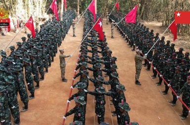 သိမ်းဆည်းနယ်မြေ အချို့ လက်လွှတ်နေရကြောင်း NUG ပြော   သတင်းနှင့် မီဒီယာ ကွန်ရက်။  ၂၀၂၆ ခုနှစ်၊ မေလ ၅ ရက်။   စစ်အုပ်စု၏ သာလွန်အင်အားဖြင့် ထိုးစစ်ဆင် တိုက်ခိုက်မှုများကြောင့် သိမ်းပိုက်ထိန်းချုပ်ထားသည့် နယ်မြေ အချို့ကို ပြန်လည် လက်လွှတ်နေရသည်ဟု အမျိုးသား ညီညွတ်ရေး အစိုးရ NUG ဝန်ခံပြောဆိုလိုက်သည်။   အဆိုပါ ပြောဆိုမှုကို မေလ ၅ ရက်နေ့ (ယနေ့)တွင် ကျရောက်သည့် ပြည်သူ့ကာကွယ်ရေး တပ်မတော်  PDF ဖွဲ့စည်းတည်ထောင်ခြင်း ၅ နှစ်ပြည့် အထိမ်းအမှတ်နေ့ မိန့်ခွန်းတွင် NUG တာဝန်ရှိသူများက ပြောဆိုလိုက် ခြင်းဖြစ်သည်။   NUG ယာယီ သမ္မတ ဒူဝါလရှီးလက “ကျနော်တို့အနေနဲ့ လက်ရှိအချိန်မှာ ကြုံတွေ့နေရတဲ နိုင်ငံရေး စိန်ခေါ်ချက်တွေ အမြောက်အများရှိနေသလို စစ်ရေးအရ လက်လွတ်ဆုံးရှုံးရမှုတစ်ချို့လည်း ခပ်စိပ်စိပ် ကြုံတွေ့နေကြရပါတယ်။ တော်လှန်ရေးရဲ့သ ဘောဟာ အနိမ့်အမြင့် အတက်အကျတွေ ရှိတတ်သလို ရှေ့ နှစ်လှမ်းတိုး နောက်တစ်လှမ်းဆုတ်ရတဲ့ ဖြစ်စဉ်မျိုးတွေလည်း ရှိတတ်ကြောင်းပြောကြားလိုပါတယ်။” ဟု ပြောသည်။   တရုတ်၏ ကြားဝင် ဆောင်ရွက်မှုကြောင့် ရှမ်းမြောက်ဒေသရှိ တော်လှန်ရေး တပ်ဖွဲ့များ သိမ်းဆည်းထားသော မြို့ အချို့ကို လက်လွှတ်ခဲ့ရသည်။ ယင်းတို့တွင် လားရှိုး၊ ကွတ်ခိုင်၊ ကျောက်မဲ၊ သီပေါ၊ နောင်ချိုတို့ပါဝင်သည်။   ထို့အပြင် မကြာသေးမီက မန္တလေးတိုင်းဒေသကြီးအတွင်းရှိ မတ္တရာနှင့် တကောင်းနယ်မြေများ၊ မိုးကုတ်နှင့်မိုးမိတ်မြို့များ၊ နှင့် စစ်ကိုင်းတိုင်း အတွင်း ထီးချိုင့်၊ ဗန်းမောက်၊ ကသာ၊ အင်းတော်၊ မော်လူး စသည့် မြို့များကို စစ်တပ်က ပြန်လည် ထိန်းချုပ်နိုင်ခဲ့သည်။   နယ်မြေအချို့ကို လက်လွတ်ထားရသော်လည်း လက်ရှိ အနေအထားအရ မြေပြင်ပကတိအခြေအနေကို လျစ်လျူရှု့၍ မရသကဲ့သို့ အားလုံးမျှော်မှန်းသည့် တော်လှန်ရေး ရည်မှန်းချက် ပန်းတိုင်ကိုလည်း မျက်ခြေပျက် ၍ မရကြောင်း NUG ယာယီ သမ္မတ ဒူဝါလရှီးလ က ဆိုသည်။   NUG ပြည်ထောင်စုဝန်ကြီးချုပ် မန်းဝင်းခိုင်သန်း ကလည်း ထိန်းချုပ်နယ်မြေများမှ ယာယီဆုတ်ခွာခြင်းသည် ပြည်သူလူထုများ၏ အသက်အိုးအိမ်စည်းစိမ် ထိခိုက်မှုကို ရှောင်ရှားရန် လုပ်ဆောင်ရခြင်းဖြစ်သည်ဟု ပြောသည်။   မန်းဝင်းခိုင်သန်းက “ကျွန်တော်တို့ ပြည်သူ့ကာကွယ်ရေး တပ်ဖွဲ့တွေအနေနဲ့ စစ်ရေးအောင်မြင်မှုတွေ ရရှိနေတဲ့ ကြားကပဲ အကြမ်းဖက် စစ်တပ်ရဲ့ သာလွန်အင်အားနဲ့ ရင်ဆိုင်ကြရတဲ့အခါမှာ ပြည်သူလူထုရဲ့ အသက်အိုးအိမ် စည်းစိမ်ကို ကာကွယ်ဖို့နဲ့ အစုလိုက်အပြုံလိုက် ထိခိုက်နစ်နာမှုတွေ မဖြစ်ပေါ်စေဖို့ အတွက် အလေးထား စဉ်းစားခဲ့ရတာတွေကြောင့် တချို့သော စစ်ဆင်ရေးနယ်မြေတွေမှာ နည်းဗျူဟာအရ ခံစစ်အနေအထားနဲ့ ရင်ဆိုင်ခဲ့ရတာတွေ၊ ယာယီဆုတ်ခွာပေးခဲ့ရတဲ့ မြေပြင် အမှန်တရားတွေ ရှိခဲ့ပါတယ်။” ဟု ပြောသည်။   သိမ်းပိုက်ထိန်းချုပ်ထားသည့် နယ်မြေများမှ ယာယီ ဆုတ်ခွာလိုက်ခြင်းသည် ရန်သူကို ကြောက်၍ မဟုတ်ဘဲ ရှေ့ဆက် ရမည့် ဗျူဟာမြောက် တိုက်ပွဲများအတွက် အင်အားစုဆောင်ခြင်းဖြစ်သည်ဟု မန်းဝင်းခိုင်သန်း က ဆိုသည်။   နယ်မြေဆုတ်ခွာမှုများနှင့် အခက်အခဲ အချို့ရှိသော်လည်း တော်လှန်ရေး အောင်မြင်သည့်အထိ ဆက်လက်တိုက်ပွဲဝင် သွားမည်ဟု NUG ကာကွယ်ရေး ဝန်ကြီးဌာန ပြည်ထောင်စု ဝန်ကြီး ဦးရည်မွန်ကလည်း ပြောသည်။   “လက်ရှိ အခြေအနေမှာ ငါတို့ သိမ်းပိုက်ထားတဲ့ မြို့တချို့ ယာယီစွန့်ခွာရမှု အပါအဝင် အခက်အခဲတချို့ရှိပေမဲ့ ငါတို့အားလုံးရဲ့ ခိုင်မာတဲ သံဋိဌာန်၊ ပြင်းပြတဲ့ ယုံကြည်ချက်၊ ထက်မြက်တဲ့ ညာဏ်ပညာနဲ့ ရင့်သန်တဲ့ စိတ်ခွန်အားကို အရင်းတည်ပြီး လက်တလောအခြေအနေကို အတူတကွ ရင်ဆိုင်ကျော်လွှားကြရမယ်။တော်လှန်ရေး ပန်းတိုင် မရောက်မချင်း စိတ်ဇွဲမလျှော့စတမ်း ဆက်လက်ချီတက်တိုက်ပွဲဝင်သွားကြရမယ်”   NUG  အနေဖြင့် ပြည်သူ့ကာကွယ်ရေး တပ်မတော်ကို PDF  ဖွဲ့စည်းတည်ထောင်ပြီး ၅ နှစ်တာ ကာလအတွင်းတွင် တိုင်းရင်း သား လက်နက်ကိုင် မဟာမိတ် တော်လှန်ရေး အဖွဲ့အစည်းများနှင့်အတူ ပြည်နယ်နှင့် တိုင်းဒေသကြီးများရှိ နယ်မြေအများအပြားကို သိမ်းပိုက်ထိန်းချုပ်နိုင်ခဲ့ပြီး အုပ်ချုပ်ရေး ယန္တရားများကိုလည်း ခိုင်ခိုင်မာမာ တည်ဆောက်နိုင် ခဲ့ကြသည်။   သို့သော် စစ်အုပ်စုက တော်လှန်ရေး အဖွဲ့အစည်းများအတွင်း သပ်သျှိုသွေးခွဲမှုများနှင့် အိမ်နီးချင်းနိုင်ငံအချို့၏  အဖက်ဖက်မှ ပံ့ပိုးကူညီမှုများကို ရယူကာ သာလွန်အင်အားဖြင့် ထိုးစစ်ဆင် တိုက်ခိုက်ရာမှ NUG နှင့် မဟာမိတ်ပူးပေါင်းတပ်များက နယ်မြေအချို့ကို ပြန်လည် လက်လွှတ်ခဲ့ ရခြင်းဖြစ်သည်။   #NUG #NUGကာကွယ်ရေးဝန်ကြီးဌာန #PDF #မန်းဝင်းခိုင်သန်း #ဦးရည်မွန် #ဒူဝါလရှီးလ